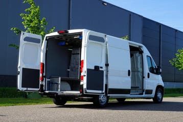 Peugeot Boxer 335 2.2 BlueHDi 165 L3H2 Premium, Stof, Gebruikt, Euro 6, Wit