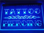 Tattoo Piercing neon bord lamp LED cafe verlichting reclame, Verzamelen, Merken en Reclamevoorwerpen, Verzenden, Nieuw