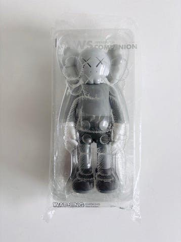 Kaws (1974) - Kaws companion grey medicom toy 2016