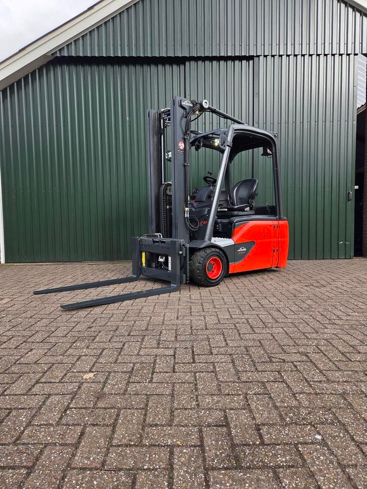 Linde E18 Elektrische Heftruck Triplex Sideshift 3074 uur!, Zakelijke goederen, Machines en Bouw | Heftrucks en Intern transport