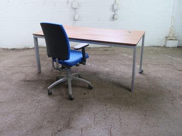 Jong Gebruikt Voortman Bureau – Licht Noten Blad, Aluminium, Overige typen, Gebruikt, Verzenden, Voortman