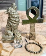 pyriet Kavel met verschillende items- 2422 g - (1)