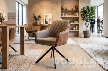 Online veiling: 6x Stoel Douglas, Cognac en draaibaar., Huis en Inrichting, Stoelen, Nieuw