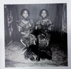 Tidiani Shitou (1933–2000) - Les deux jumelles au studio