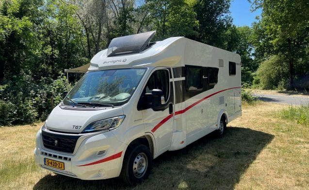 5 pers. Sunlight camper huren in Arnhem? Vanaf € 115 p.d. -, Caravans en Kamperen, Verhuur