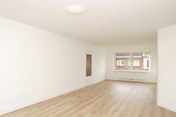 Appartement Laan van Nieuw-Guinea in Utrecht, Huizen en Kamers, Huizen te huur, Utrecht-stad, Via bemiddelaar, Appartement, Utrecht