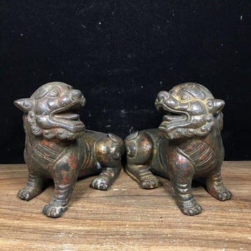 Een paar bronzen leeuwen - Koper - China - 20e eeuw