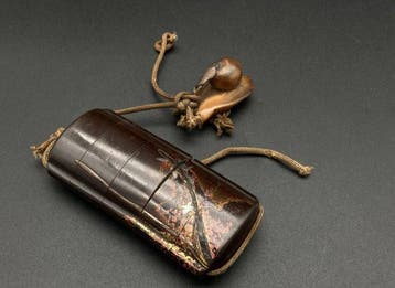 Japanse lakinr met netsuke – Ontwerp herfstgrassen -