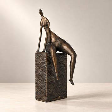Beeldje - Zittende vrouw, bronskleurig - Aluminium