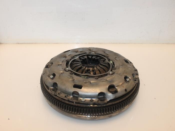 Dubbele massa vliegwiel Volkswagen Tiguan O118822, Auto-onderdelen, Motor en Toebehoren, Ophalen of Verzenden