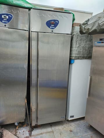 DESMON  rvs vrieskast 600 li , werkt als nieuw, Gebruikt, Koelen en Vriezen