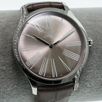 OMEGA - 39 mm, stainless steel on a leather strap. - De, Nieuw