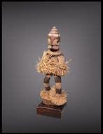 Hangende pop (26 cm) - pop van stro - Pende - DR Congo
