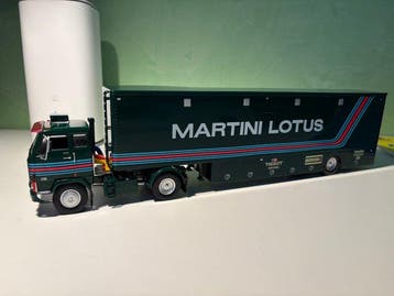IXO 1:43 - Model vrachtwagen - Volvo F89 Martini Lotus 1979, Hobby en Vrije tijd, Nieuw