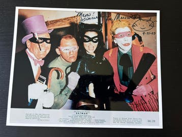 Batman - Gesigneerde foto Lee Meriwether (Catwoman), Ophalen of Verzenden, Nieuw, Film, Foto of Kaart