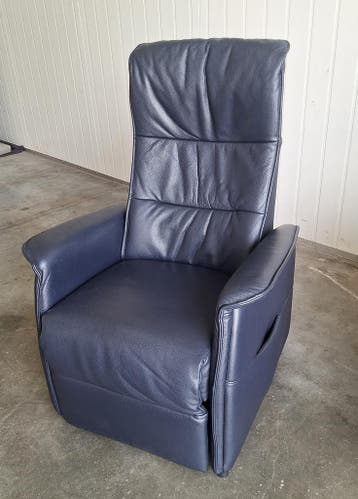 De Toekomst - Sta op stoel - Goede staat!, Huis en Inrichting, Fauteuils, Minder dan 75 cm, Leer, Ophalen of Verzenden, Zo goed als nieuw