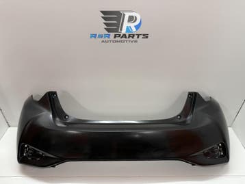 Achterbumper - Origineel - (Toyota Yaris P13) - Model 2..., Auto-onderdelen, Verzenden, Nieuw, Deur