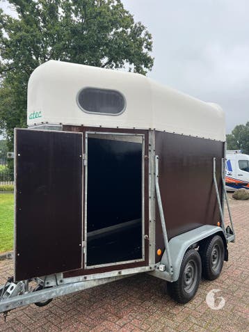 Leuke Atec 1,5 paards paardentrailer!, Ophalen, Zo goed als nieuw, Hout, 1½-paards trailer