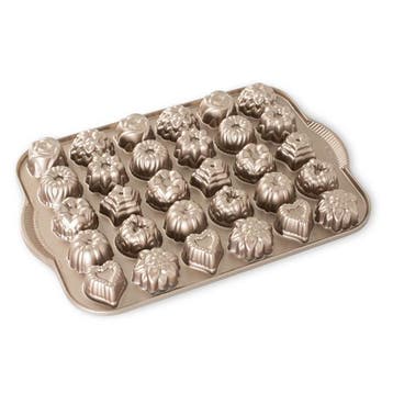 Nordic Ware Mini Bundt Cakejes Bakvorm, Hobby en Vrije tijd, Verzenden, Nieuw
