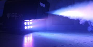 Te huur: Rookmachine met LED BeamZ RAGE1000LED (huren), Ophalen, Zo goed als nieuw