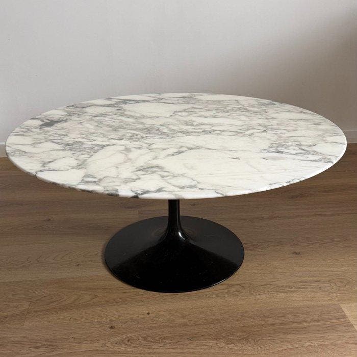 Knoll - Eero Saarinen - Salontafel - Tulip table - Carrara, Antiek en Kunst, Kunst | Designobjecten