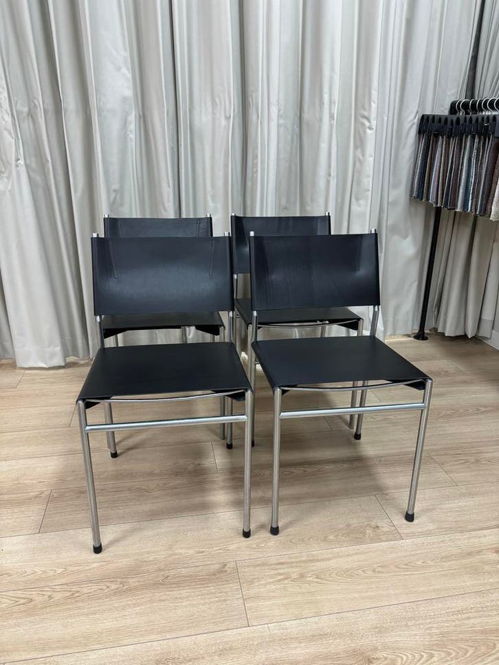 Spectrum SE06 | Refurbished | Zwart tuigleer | Set van 4, Huis en Inrichting, Stoelen, Vier, Zwart, Zo goed als nieuw, Leer, Metaal