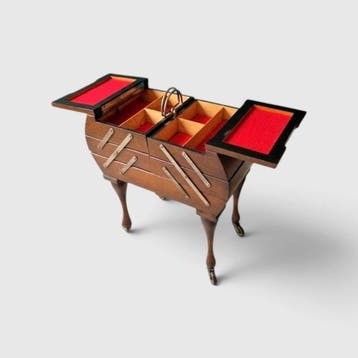 Naaidoos - Hout - Queen Anne-stijl