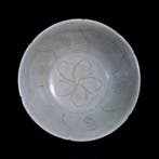 Kom - Longquan - Steengoed - Wolkenrollen en Bloemen