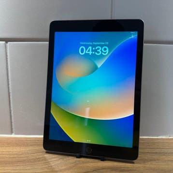 Apple iPad (5th Generation) 128GB Wifi - Mobiele telefoon, Nieuw