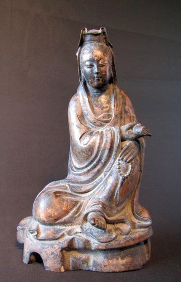 Gracieus Bodhisattva Guanyin - Hunan - Hout - China -