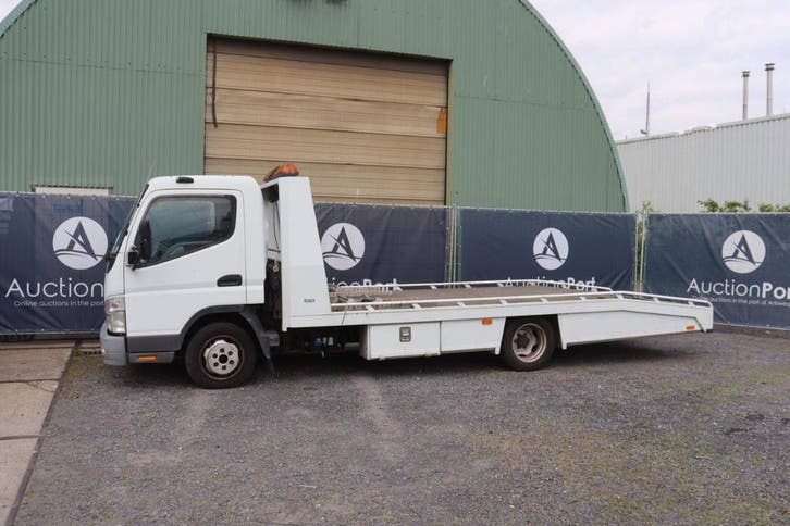 Veiling: Autotransporter Vrachtwagen Mitsubishi FB83B Diesel, Auto's, Vrachtwagens, Automaat, BTW verrekenbaar, Diesel, Wit, Mitsubishi