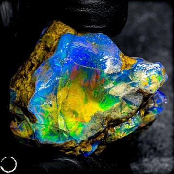 XXL Crystal Opal – Een vuurwerk van licht en kleur 157,5 ct-