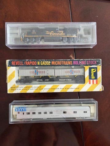 Kato, Revell, InterMountain N - Modeltrein (3) - EMD SD40T-2, Nieuw