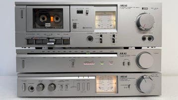 Akai - AM-U11 amplifier - AT-K11 tuner - CS-M3 cassettedeck, Nieuw