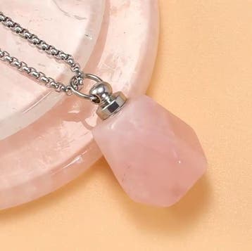 Gedenk hanger mini urn van edelsteen Rose Quartz met ketting, Ophalen of Verzenden, Nieuw, Kraal
