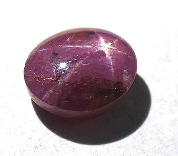 Mooi sterrobijn van natuurlijke oorsprong Cabochon- 0.5 g