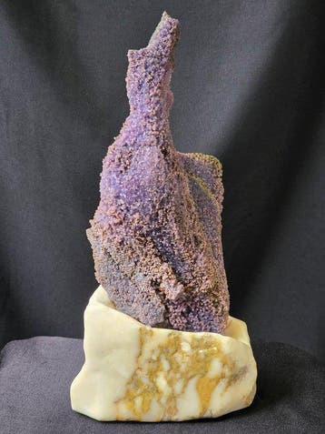 Grape Agate op Carrara Calacatta-marmeren voetstuk, Verzamelen
