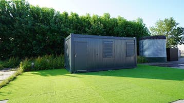 Bouwkeet met toilet? Bekijk prijs en info, Zakelijke goederen, Machines en Bouw | Keten en Containers, Ophalen