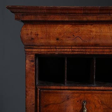Engels schrijfkabinet of escritoire in wortelnoten en noten, Ophalen of Verzenden