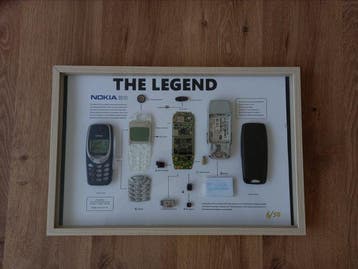Nokia 3310 - framed, disassembled - Mobiele telefoon, Spelcomputers en Games, Nieuw