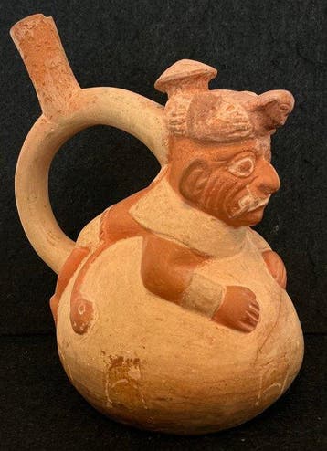 Moche-figuur van Ai Apaec, de belangrijkste godheid met
