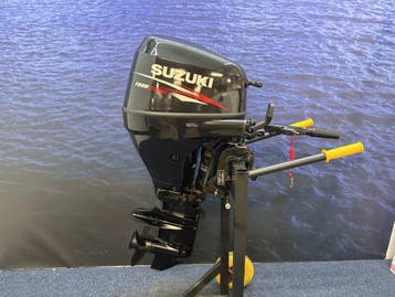 “ Suzuki 25pk | Buitenboordmotor | Nieuwstaat | Kortstaart “, Watersport en Boten, Buiten- en Binnenboordmotoren, 10 tot 30 pk