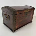 Doos - Campagne kistje bog oak messing beslag - Hout,, Antiek en Kunst, Curiosa en Brocante