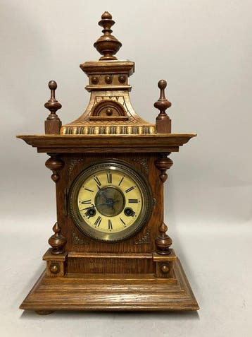 Tafel/bureauklokken - Houten tafelklok met slagwerk -