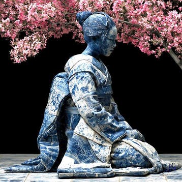 NYX (XX) - Porcelain Sakura – Geisha Bleue sous les Fleurs |