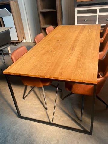 Ravenna eettafel, geborsteld eikenhout (nieuw, outlet), Nieuw, Eikenhout
