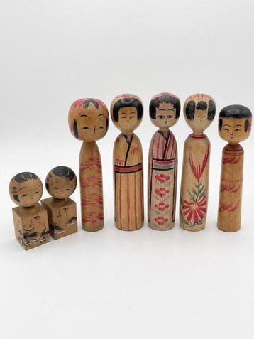 Vintage Japanse traditionele Kokeshi-poppen, set van 7 –