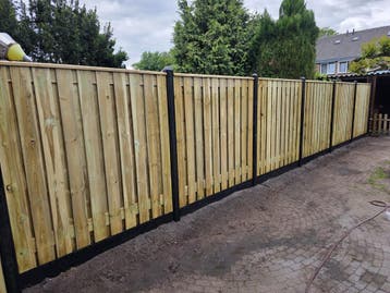 Meerde combinaties hout-beton schuttingen, Nieuw