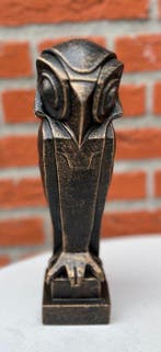 Beeld, Art Deco uil naar Johan Coenrad Altorf van gietijzer.