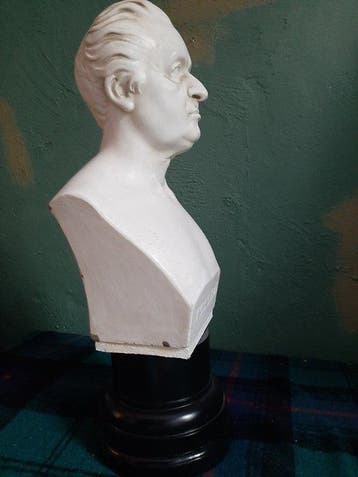 Ana Lucia B.M - sculptuur, Buste van de neferlandse dichter
